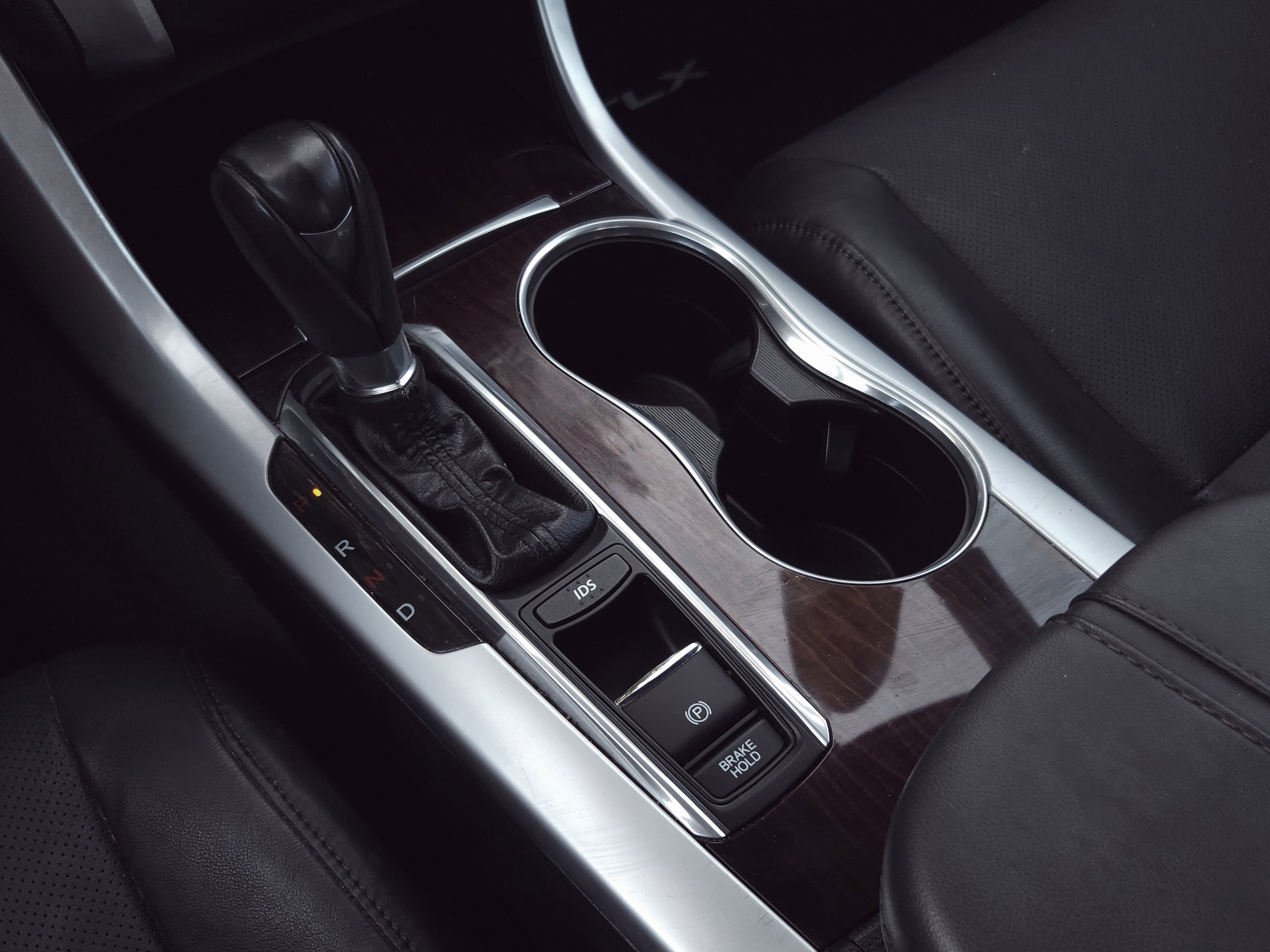 2017 Acura TLX 2.4L Base photo 4