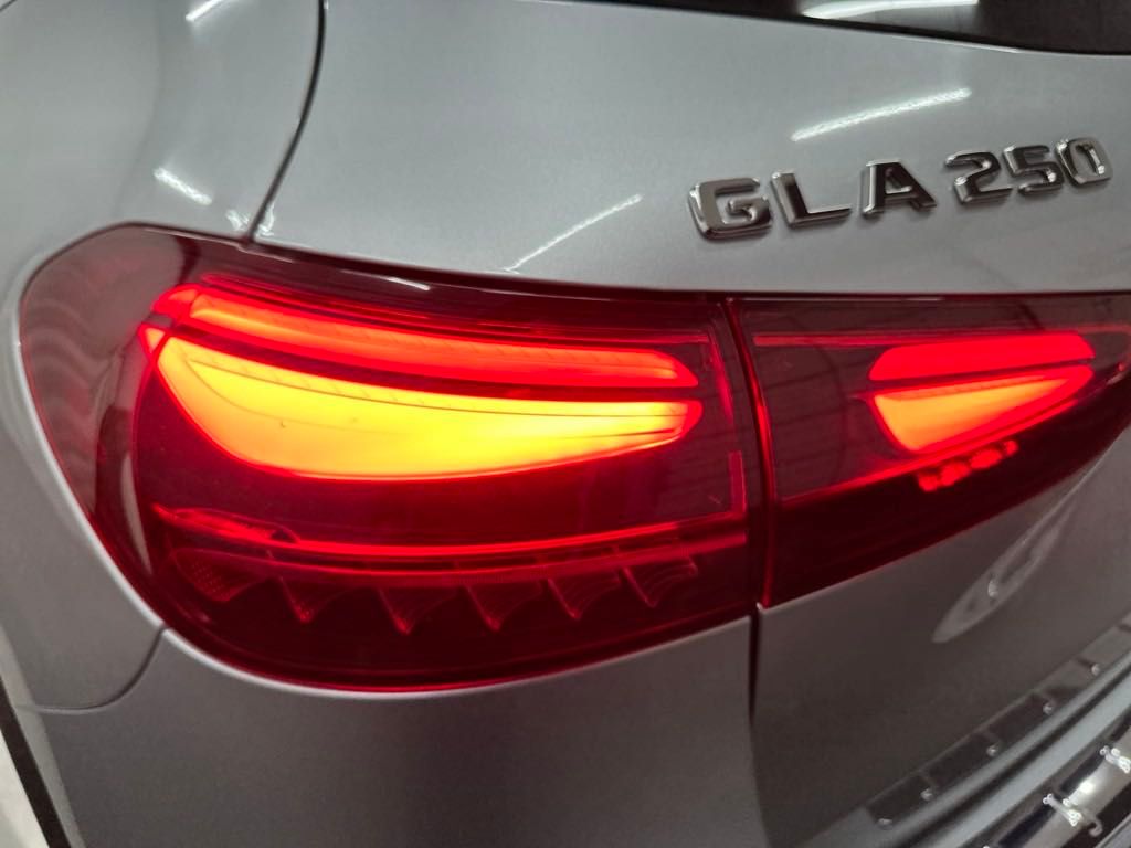 2025 Mercedes Benz GLA 250 photo 34