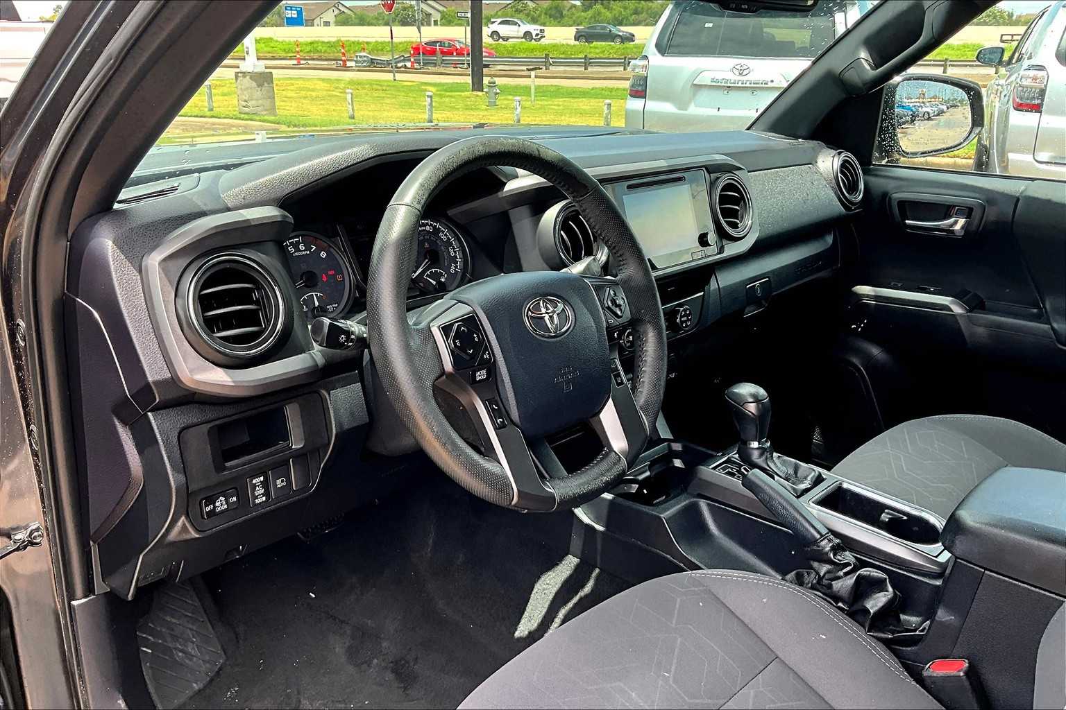 2019 Toyota Tacoma TRD photo 33