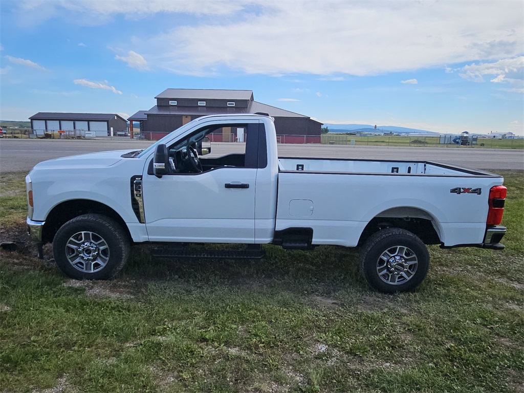 2025 Ford F-350 XLT photo 15