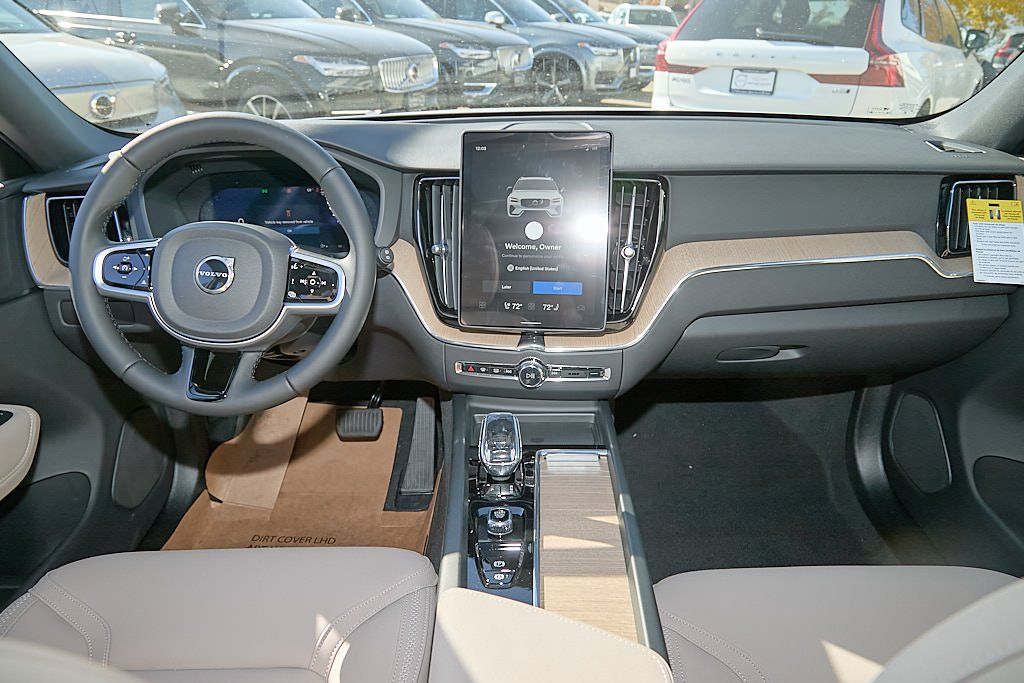 2026 VOLVO XC60 - Image 20