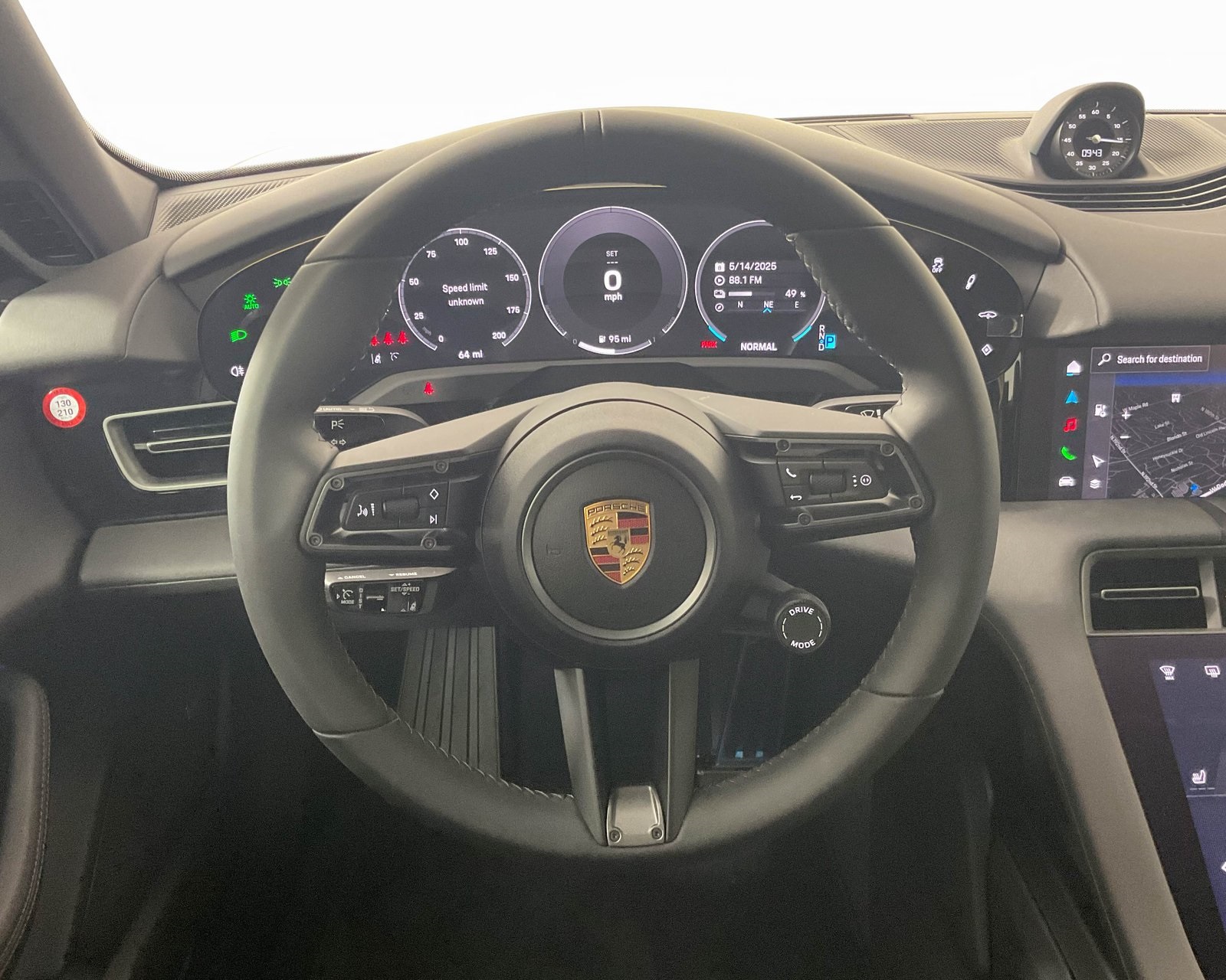 2025 Porsche Taycan photo 15