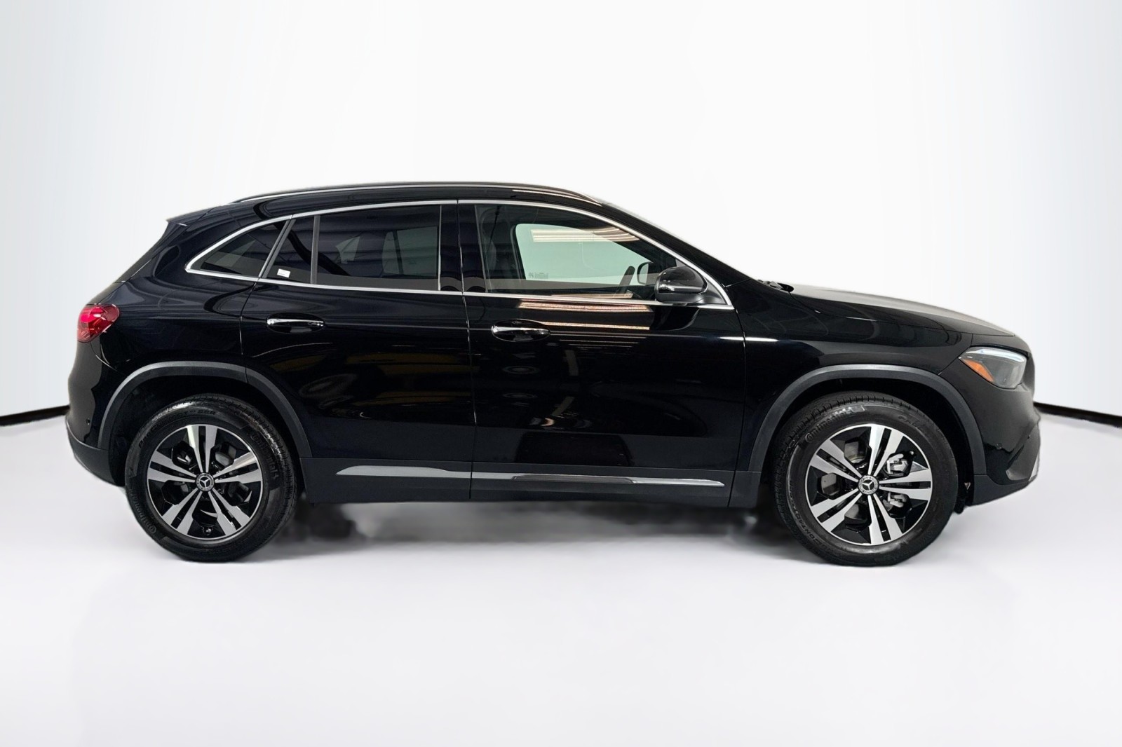 2025 Mercedes Benz GLA 250 photo 4