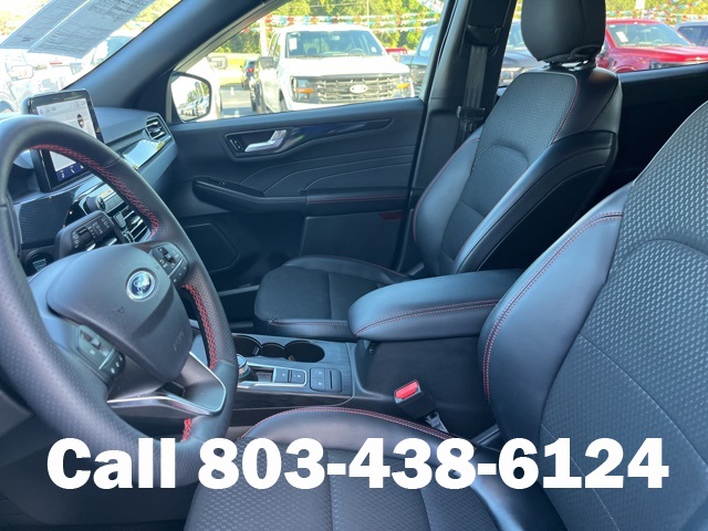 2025 Ford Escape ST-Line photo 7