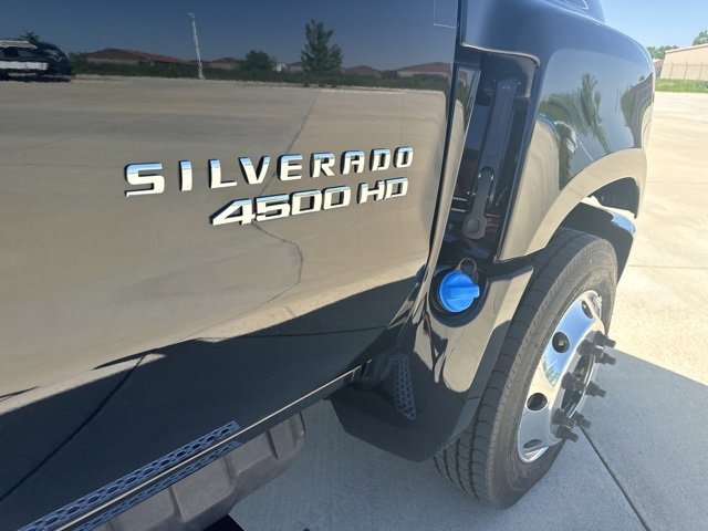 2024 Chevrolet Silverado 4500HD Work Truck photo 4