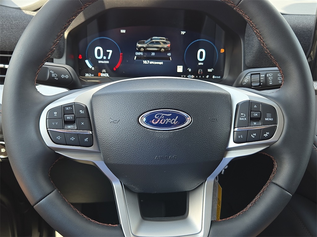 2025 Ford Explorer photo 16