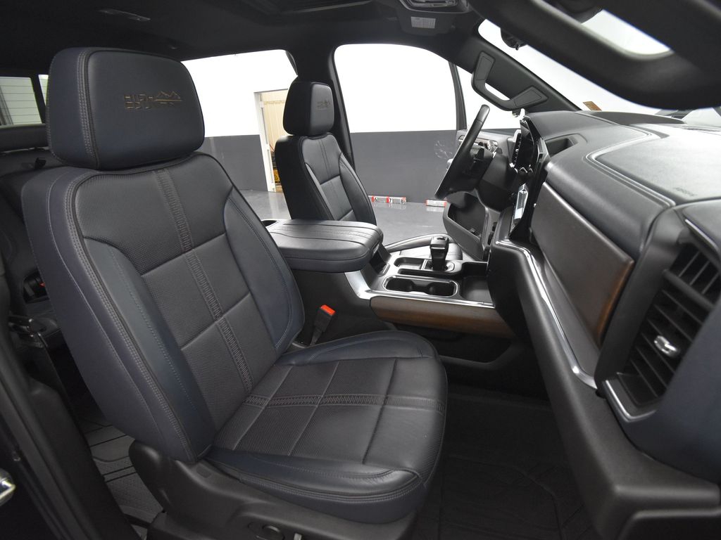 2024 Chevrolet Silverado 1500 High Country photo 41