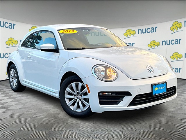 2019 Volkswagen Beetle S's photo