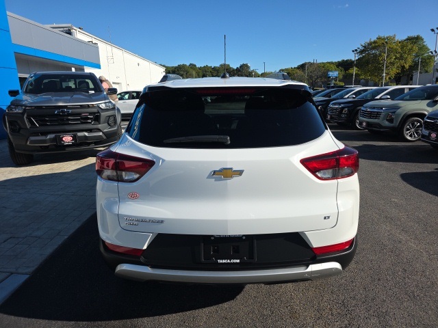 2023 Chevrolet Trailblazer LT photo 4