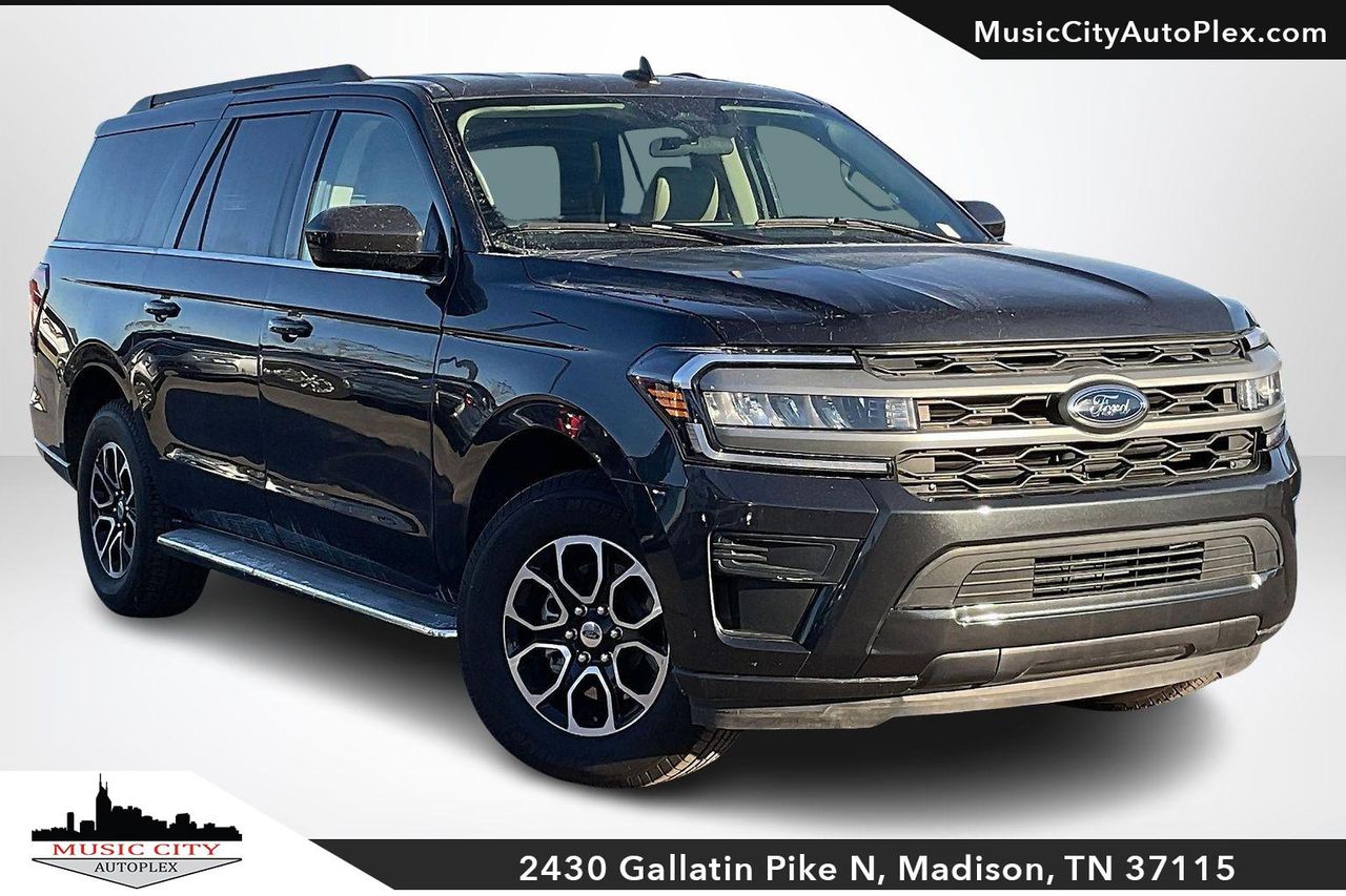 2022 Ford Expedition XLT's photo