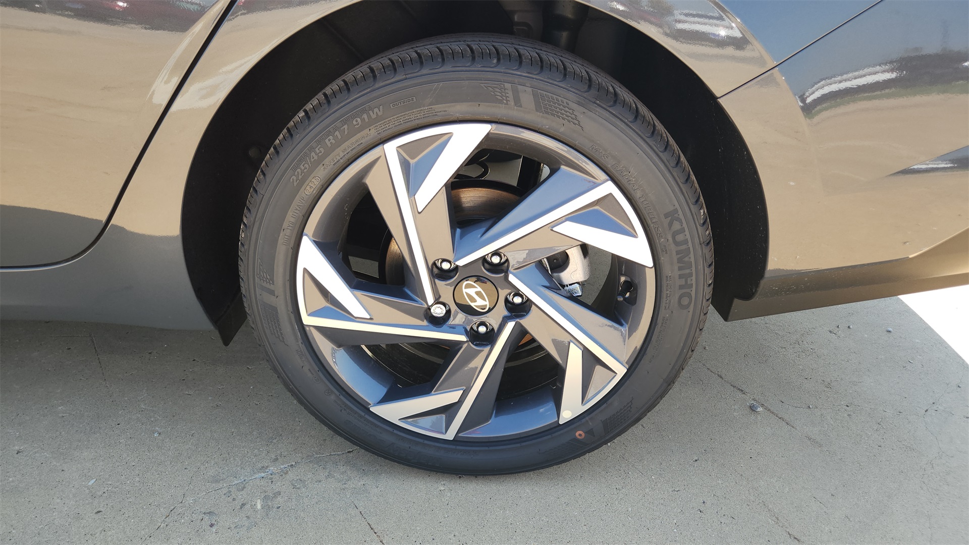 2025 Hyundai Elantra SEL Sport photo 21