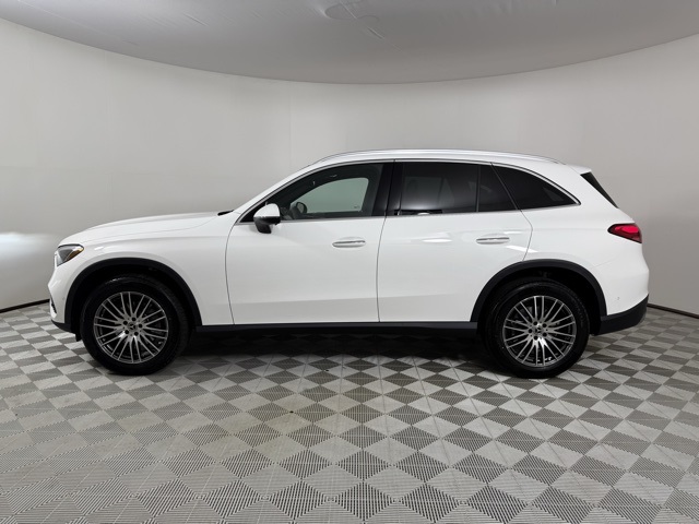 2026 Mercedes Benz GLC 300 4MATIC photo 4