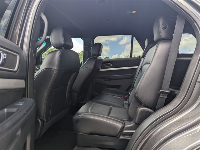 2016 Ford Explorer XLT photo 7