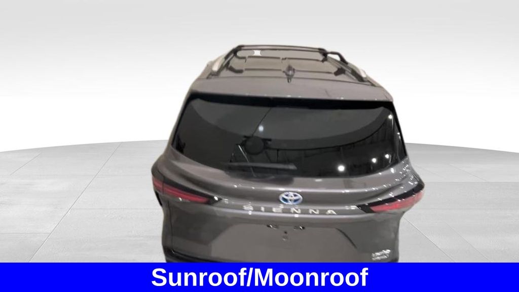 2022 Toyota Sienna Limited photo 4