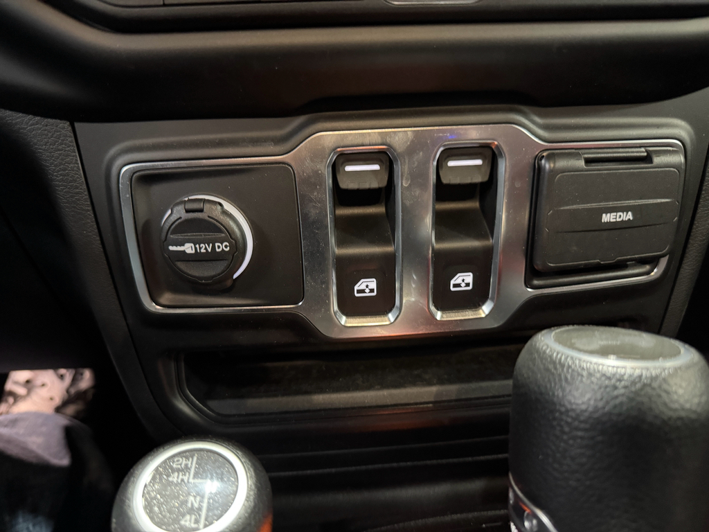 2023 Jeep Wrangler Sport S photo 30