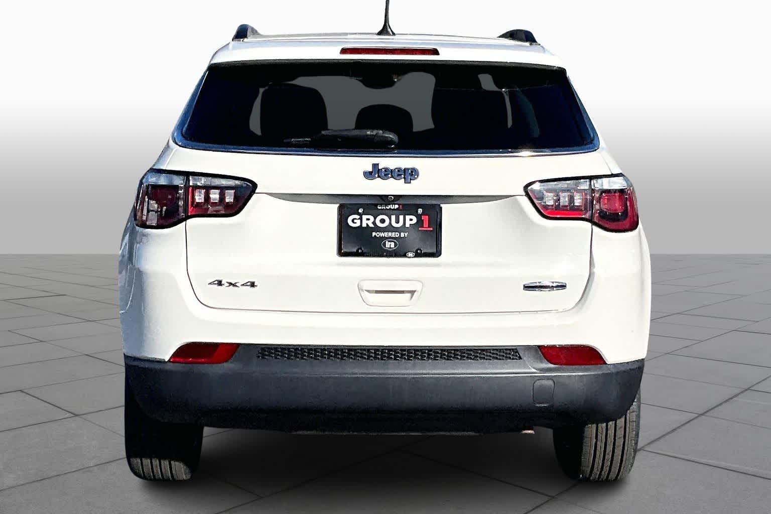 2018 Jeep Compass Latitude photo 3