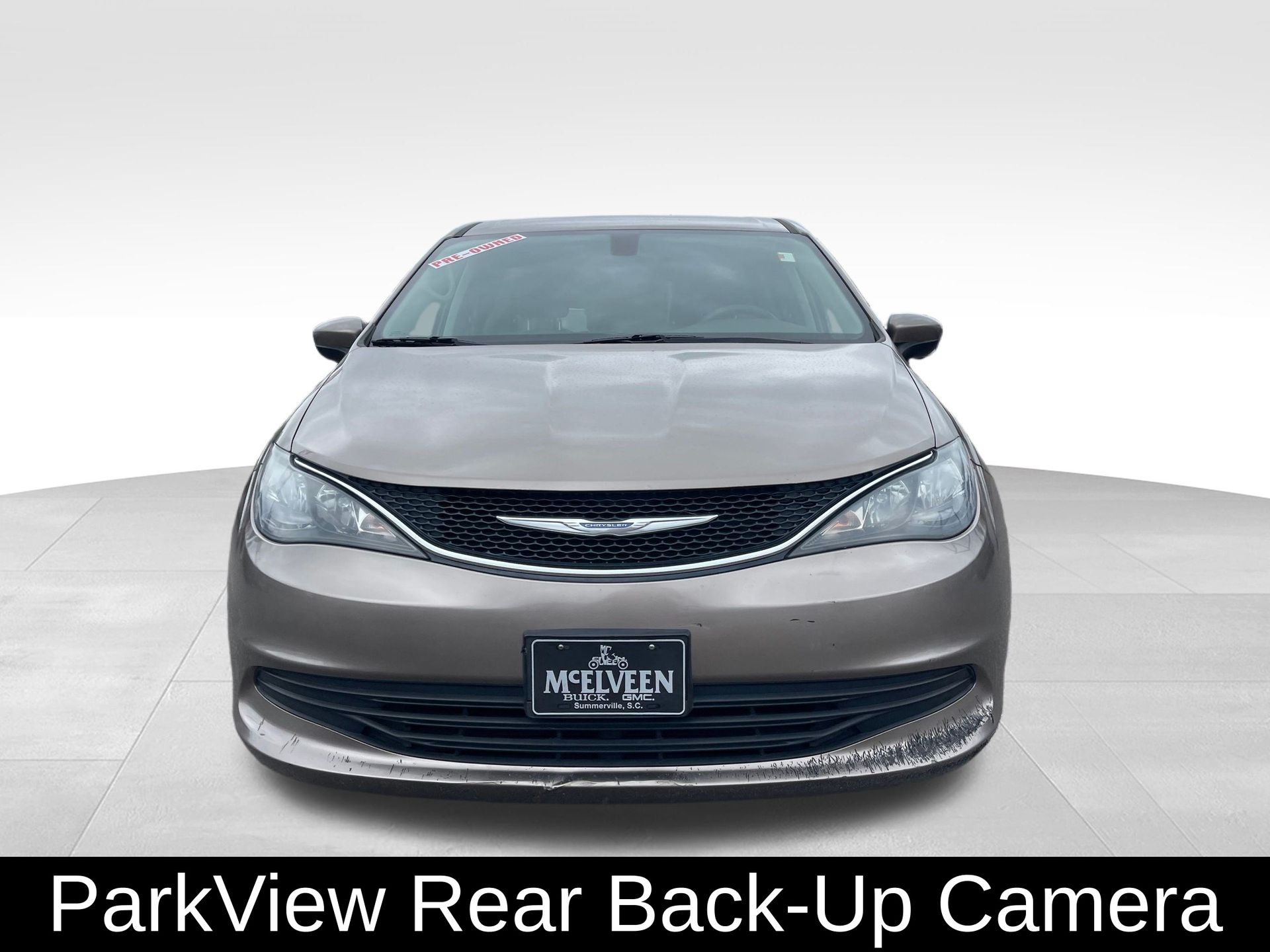 2017 Chrysler Pacifica Touring photo 2