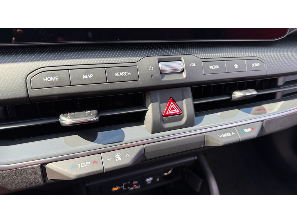 2025 Kia K4 GT-Line photo 19
