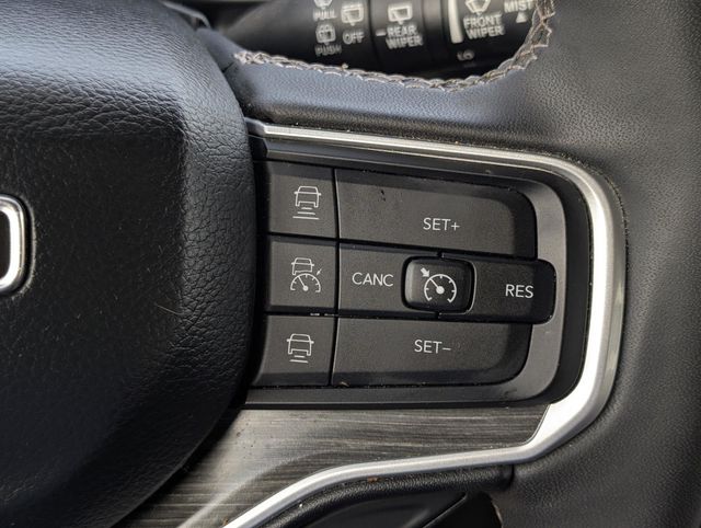 2023 Jeep Wagoneer L Series II photo 13