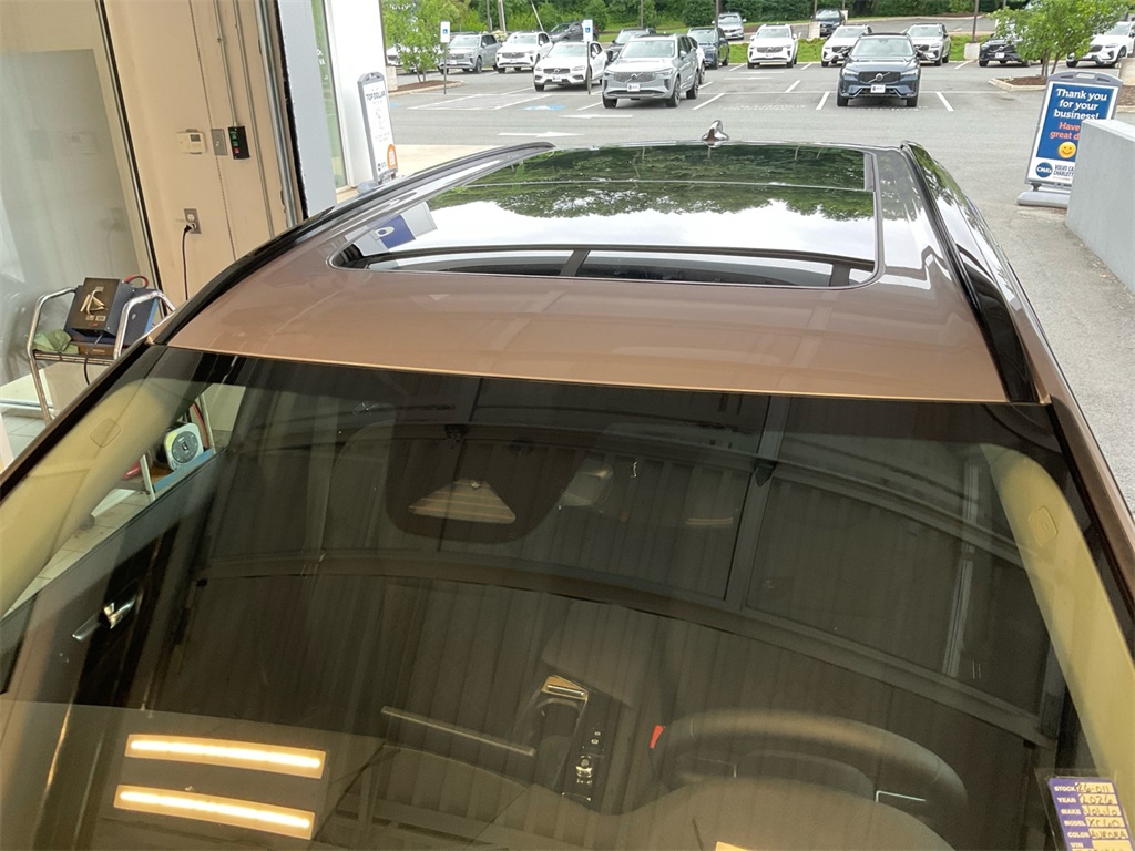 2026 Volvo XC60 B5 Plus photo 17