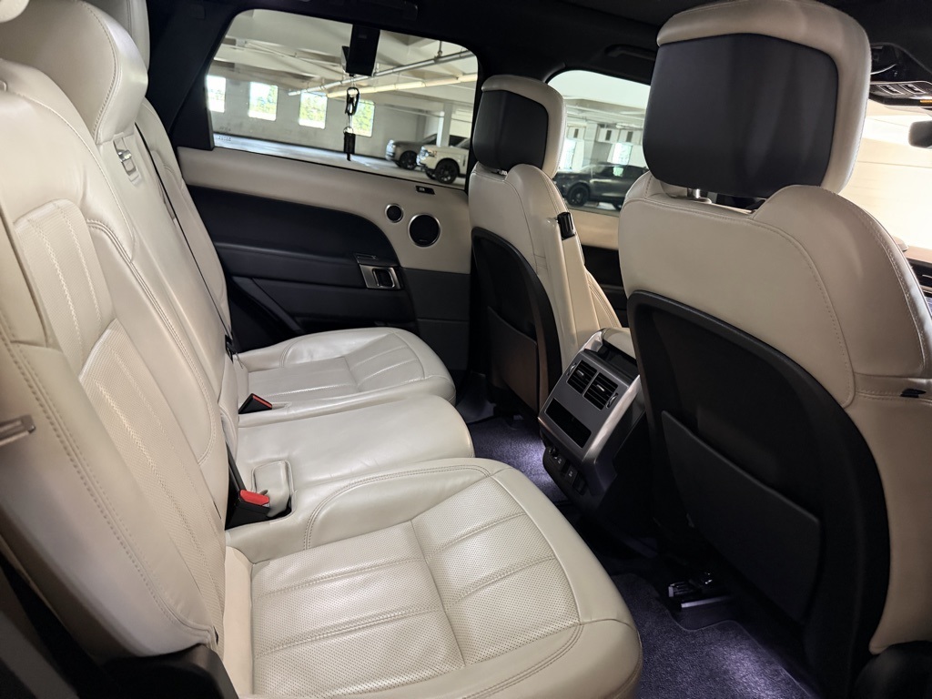 2019 Land Rover Range Rover Sport HSE photo 4