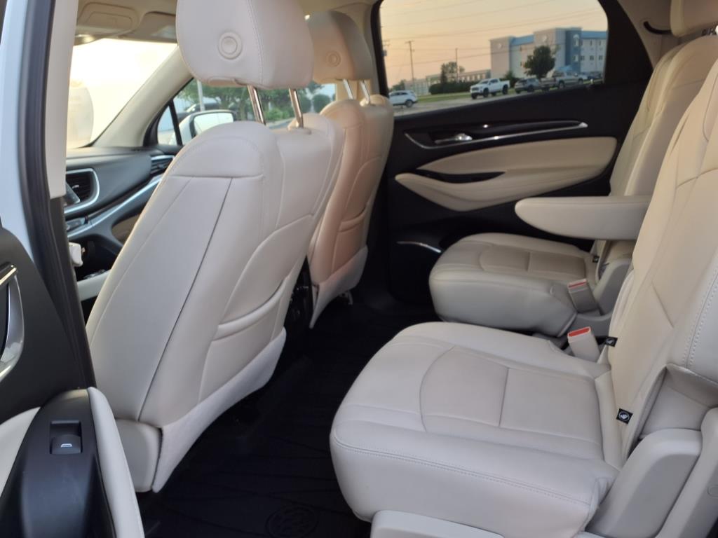 2023 Buick Enclave Essence photo 4