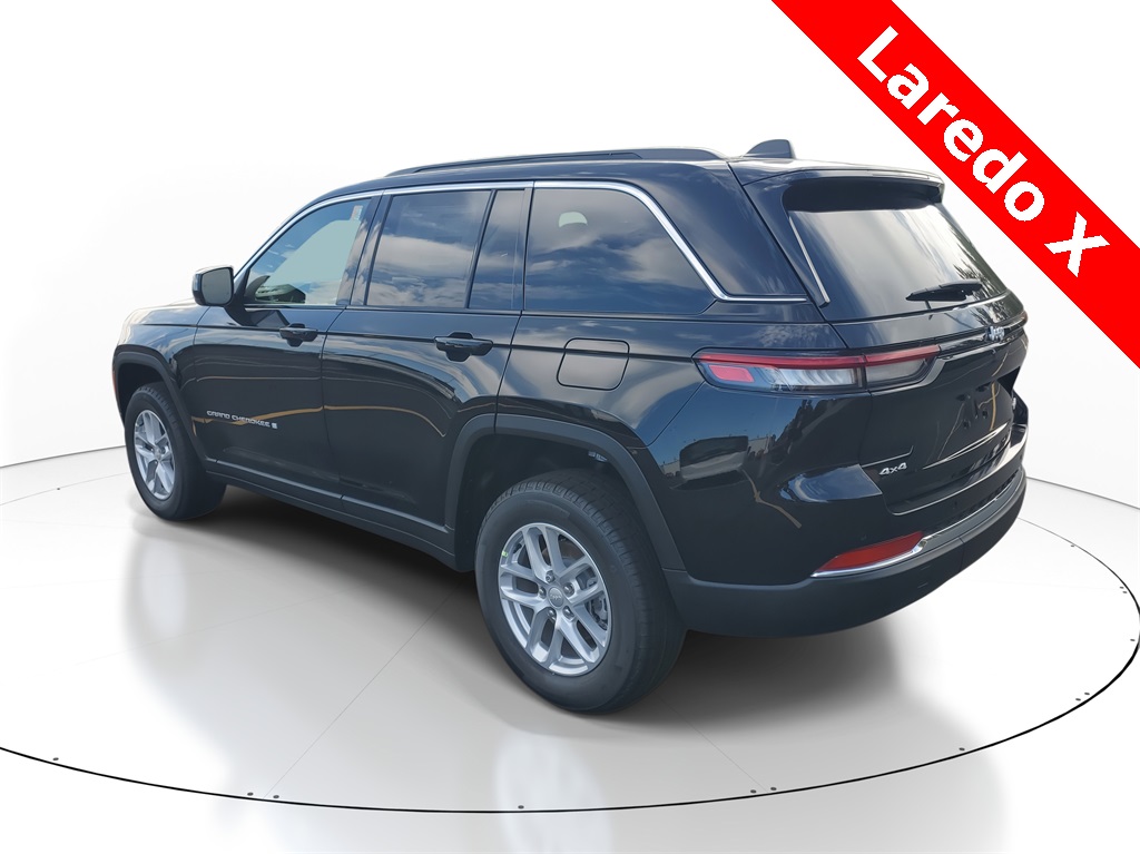 2025 Jeep Grand Cherokee Laredo X photo 2