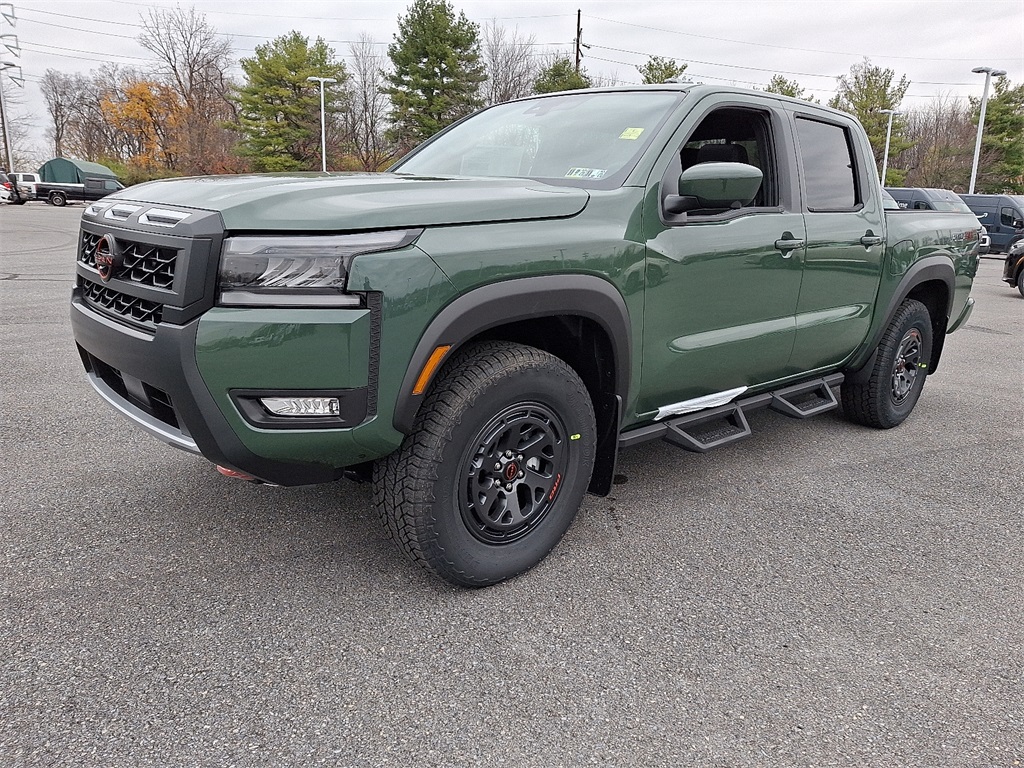 2026 Nissan Frontier PRO-4X photo 2