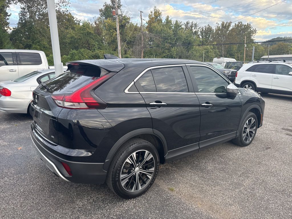 2022 Mitsubishi Eclipse Cross SE photo 4