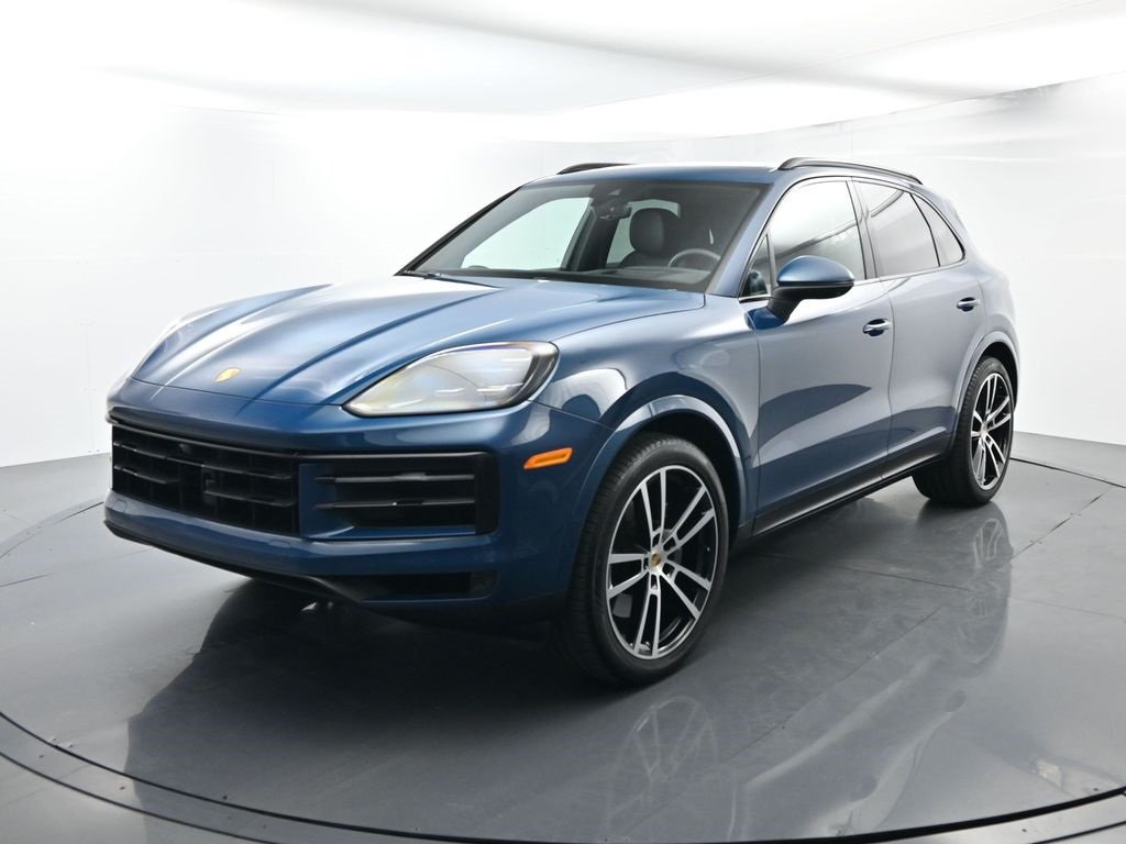 2024 Porsche Cayenne Base's photo