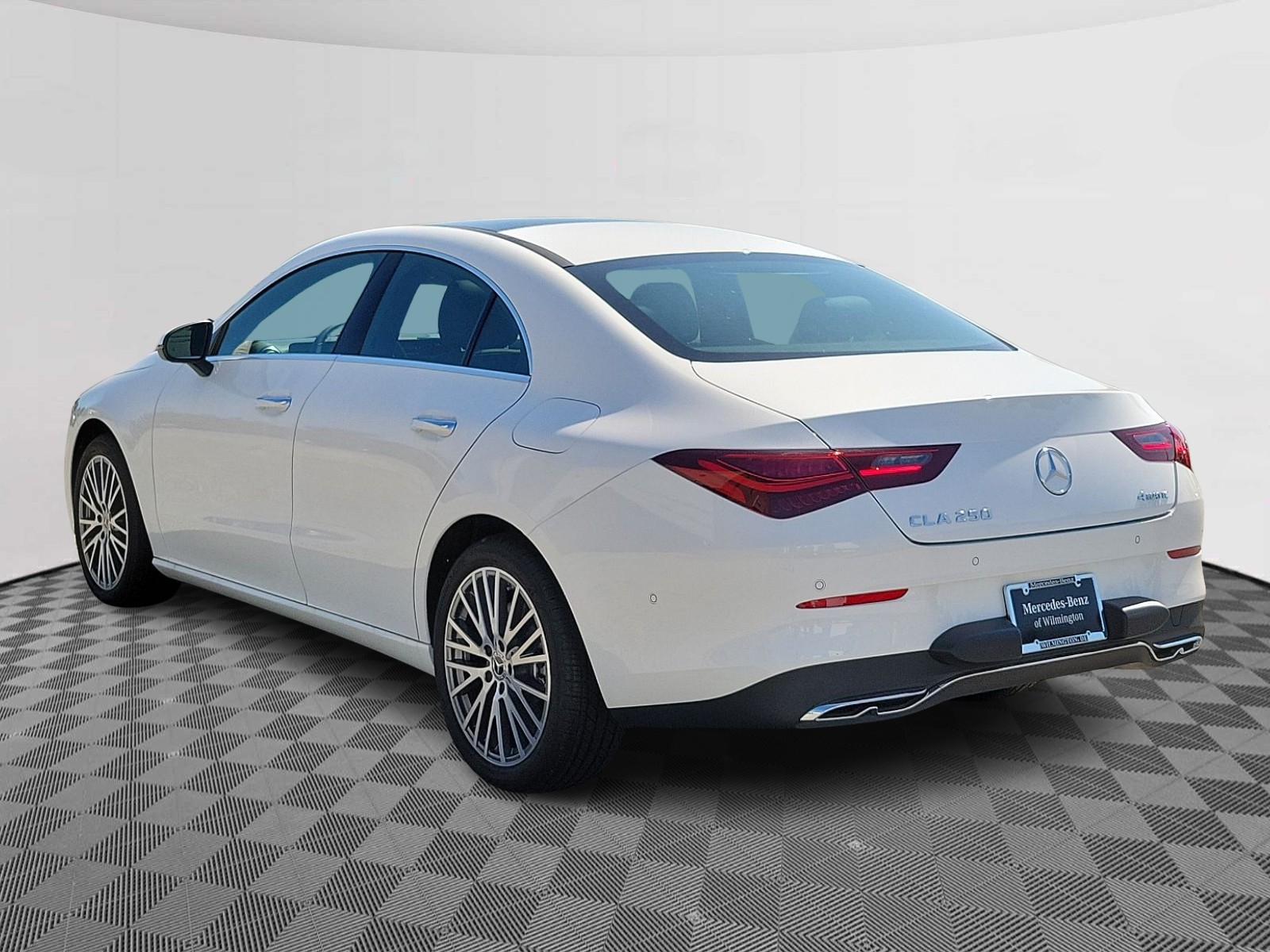 2025 Mercedes Benz CLA 250 4MATIC photo 4