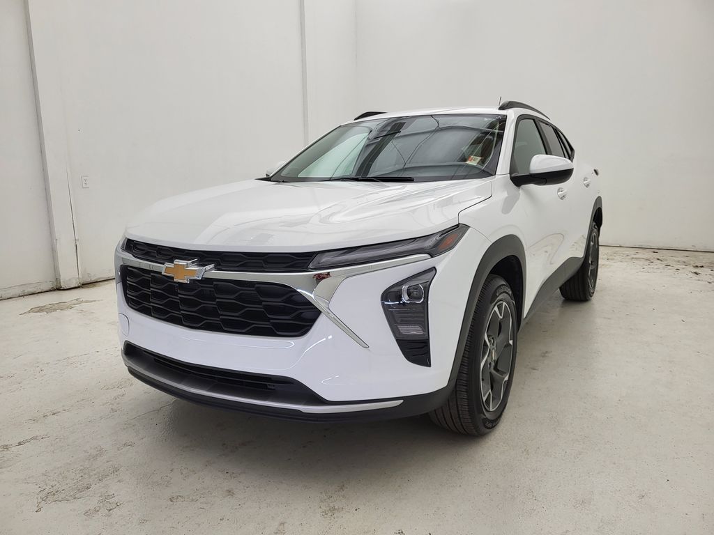 2024 Chevrolet Trax LT photo 8