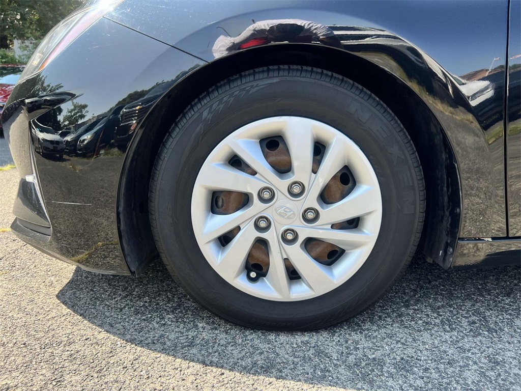 2019 Hyundai Elantra SE photo 4