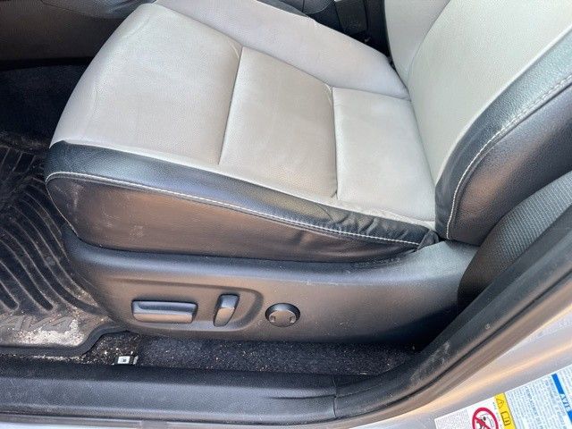 2017 Toyota RAV4 Limited photo 4