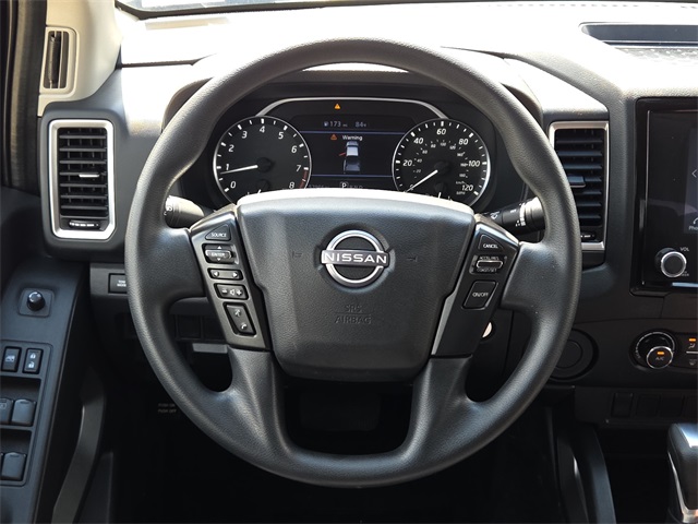 2022 Nissan Frontier SV Crew Cab photo 11