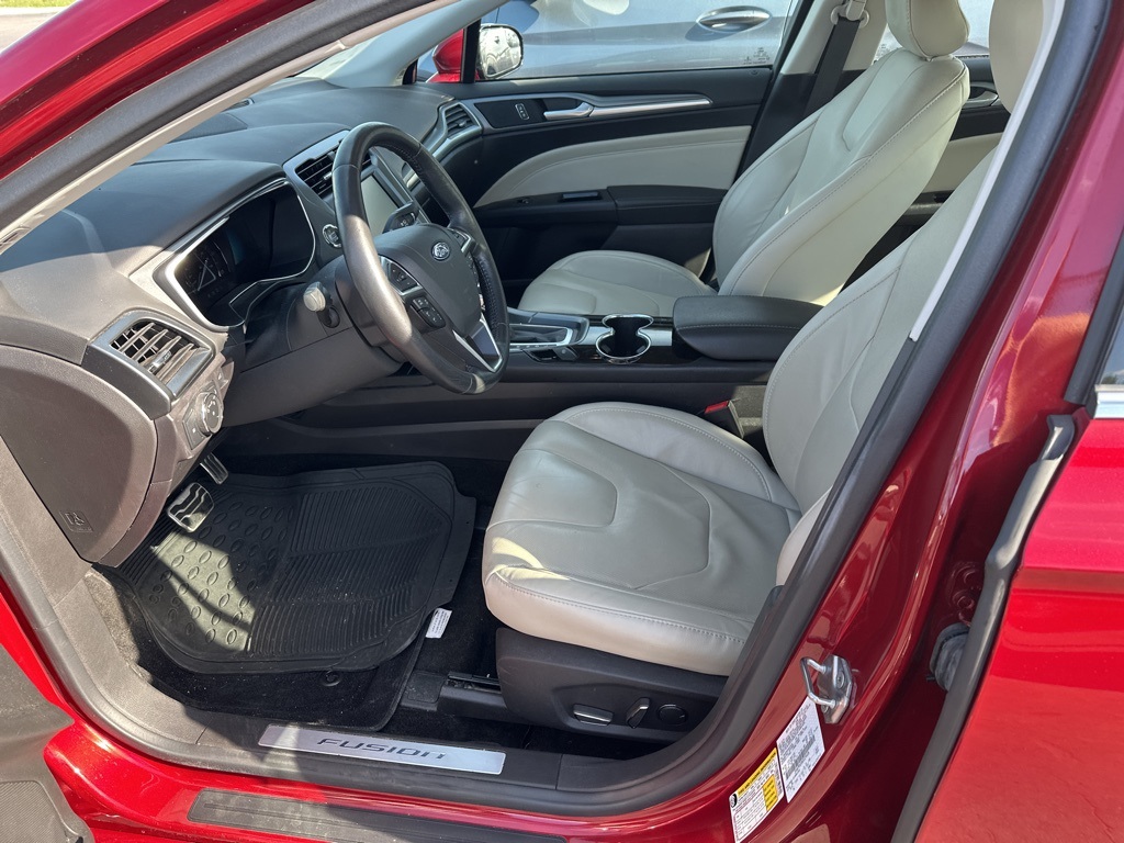 2016 Ford Fusion Energi Titanium photo 5