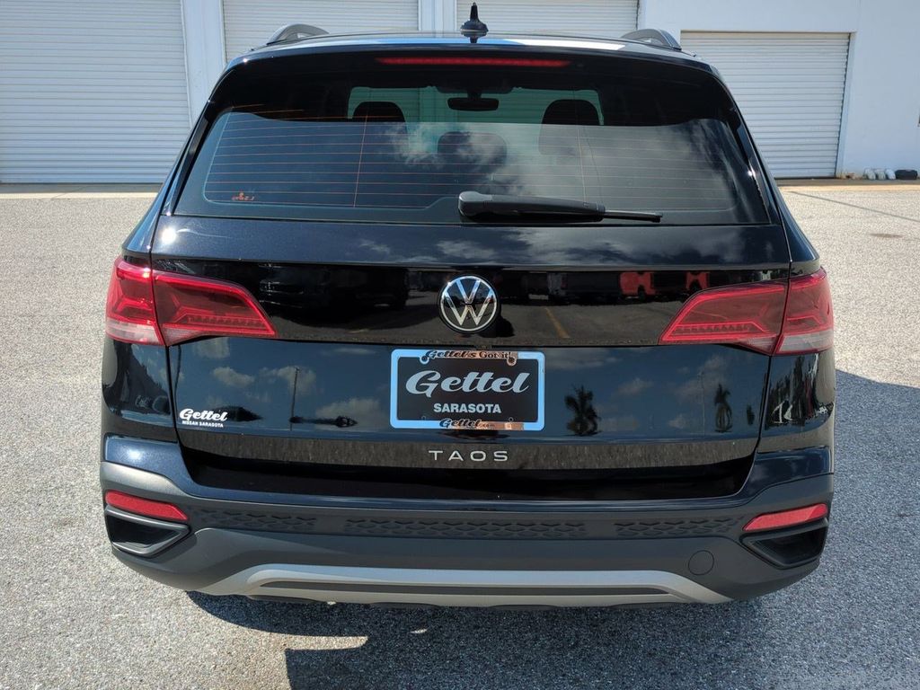 2023 Volkswagen Taos S photo 3
