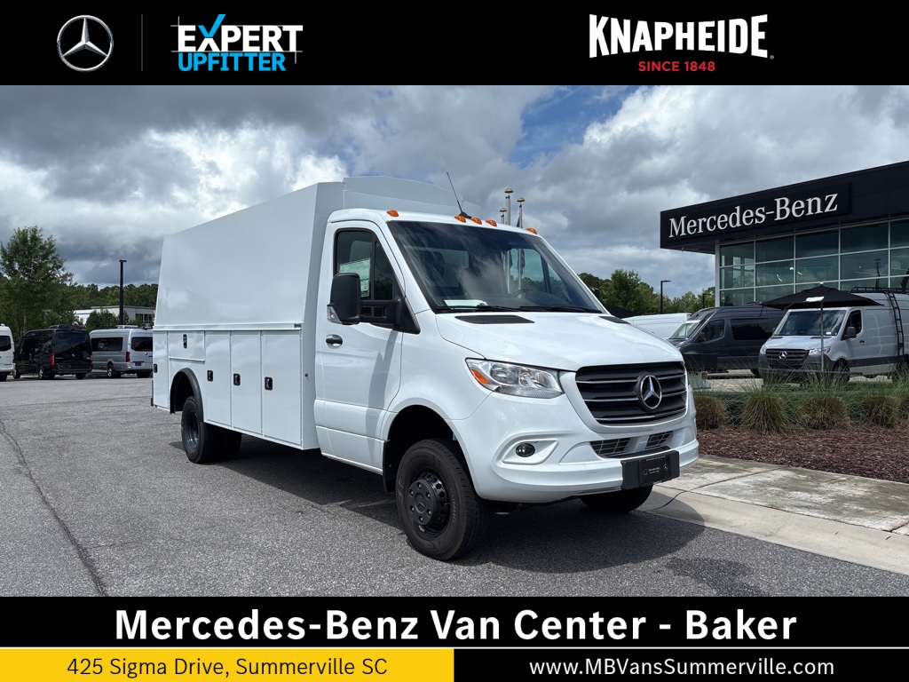 2024 Mercedes-Benz Sprinter Cab Chassis Base's photo