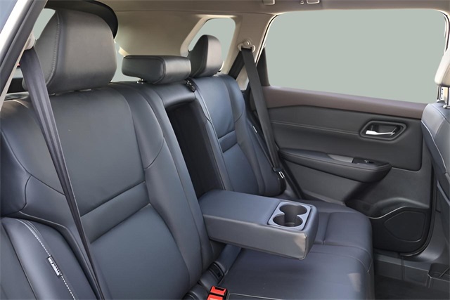 2022 Nissan Rogue SL photo 9