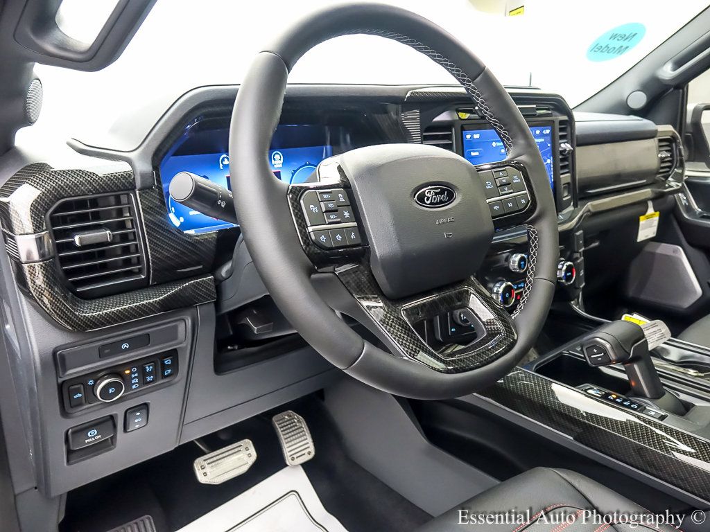 2025 Ford F-150 Lariat photo 9