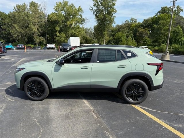 2025 Chevrolet Trax ACTIV photo 2