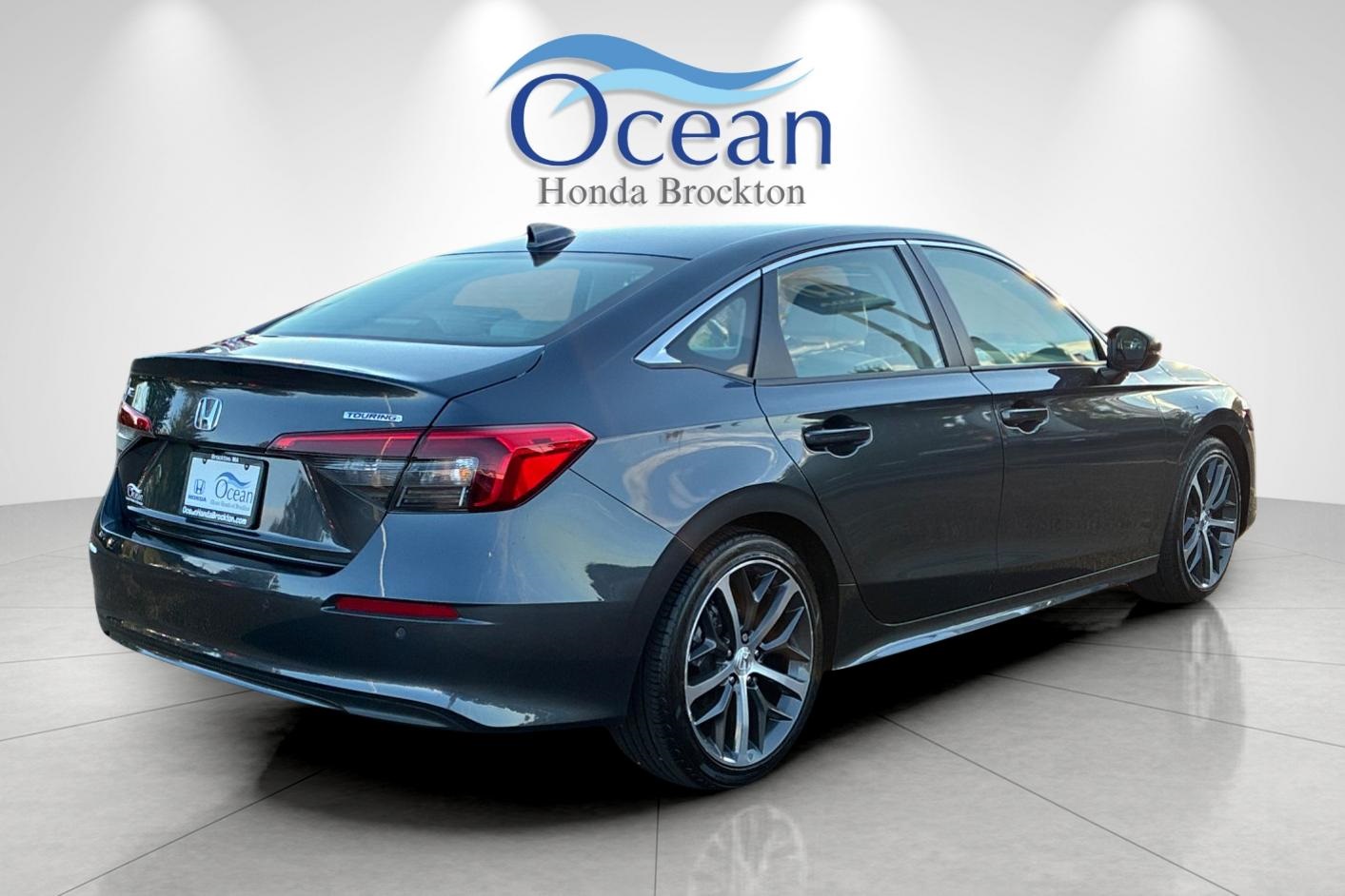 2024 Honda Civic Touring photo 3