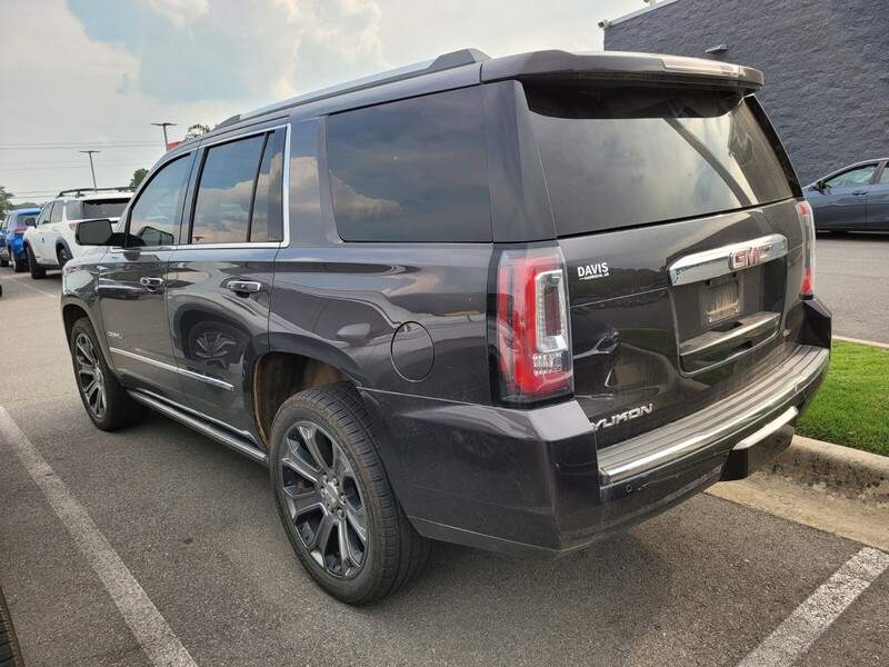 2017 Gmc Yukon Denali photo 2