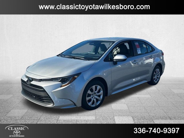 New 2025 Toyota Corolla LE Sedan in North Wilkesboro #T25111