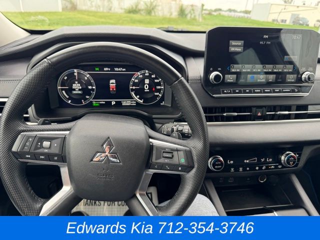 2023 Mitsubishi Outlander PHEV SE photo 16