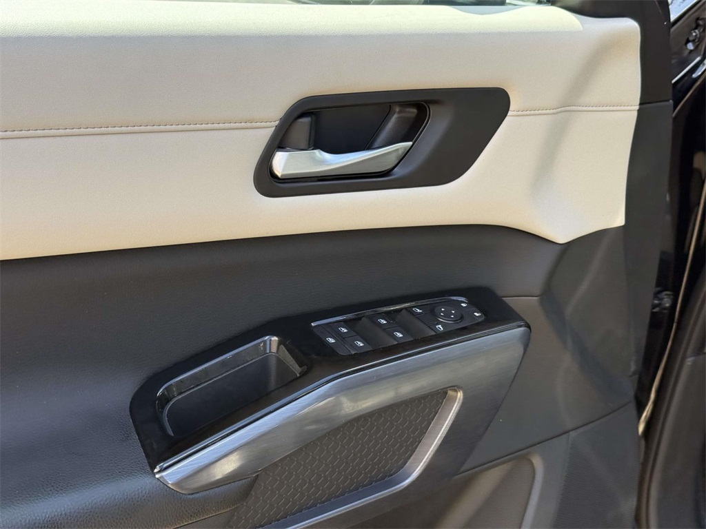 2023 Nissan Pathfinder SL photo 21