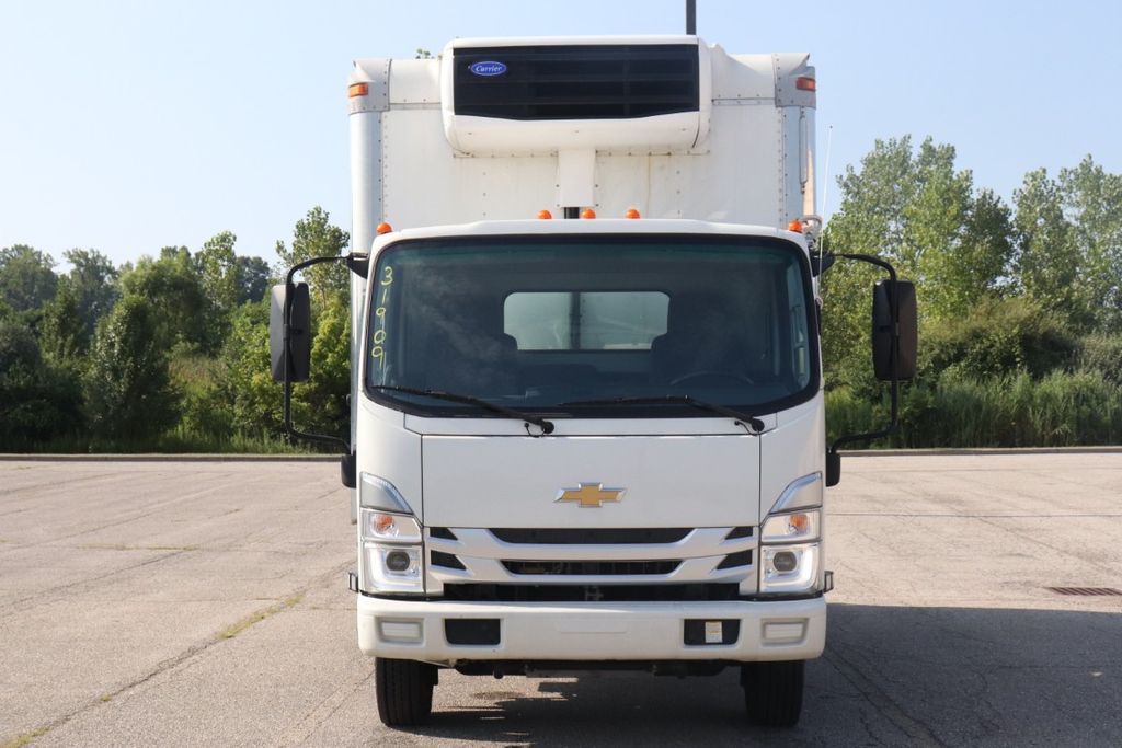 2023 Chevrolet Silverado 4500HD Base photo 2
