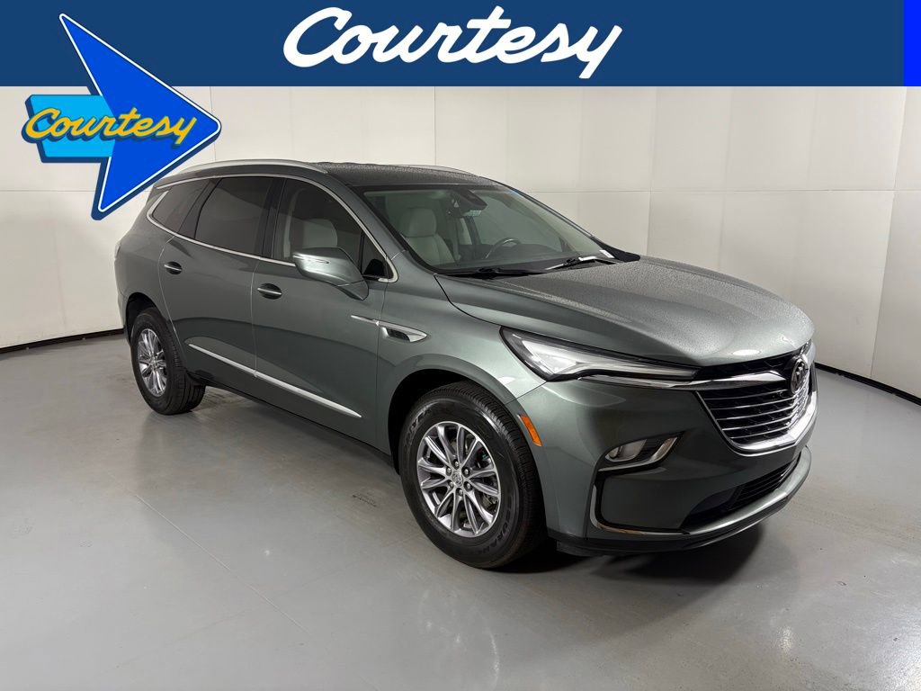 2024 Buick Enclave Essence's photo