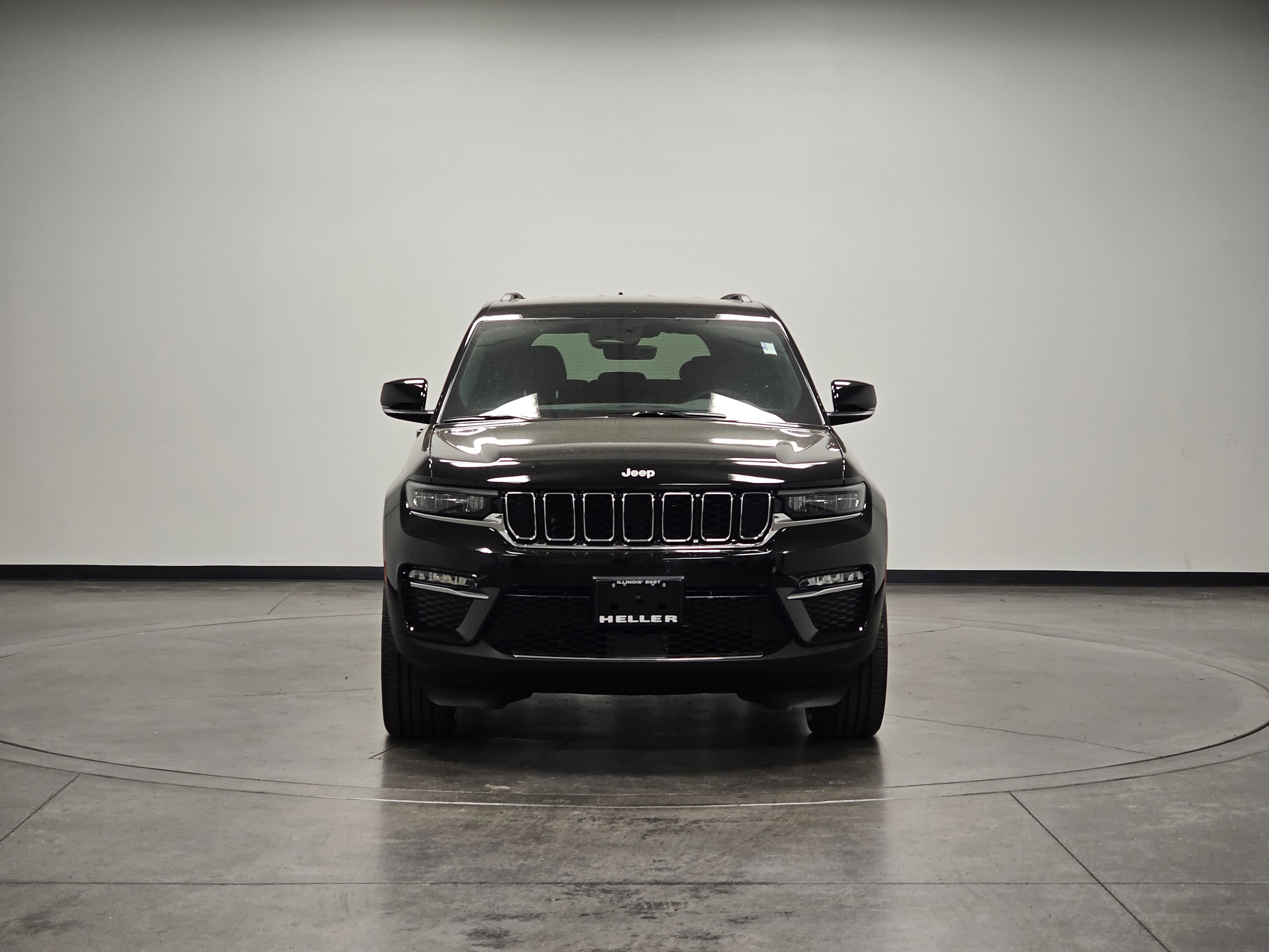 2025 Jeep Grand Cherokee Limited photo 2