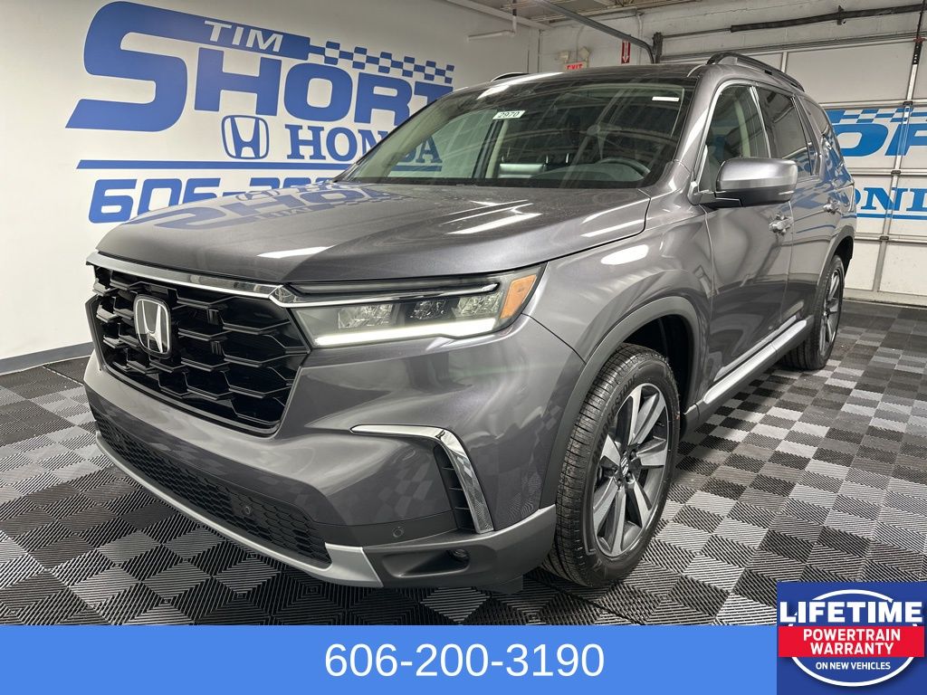 2025 Honda Pilot Touring's photo